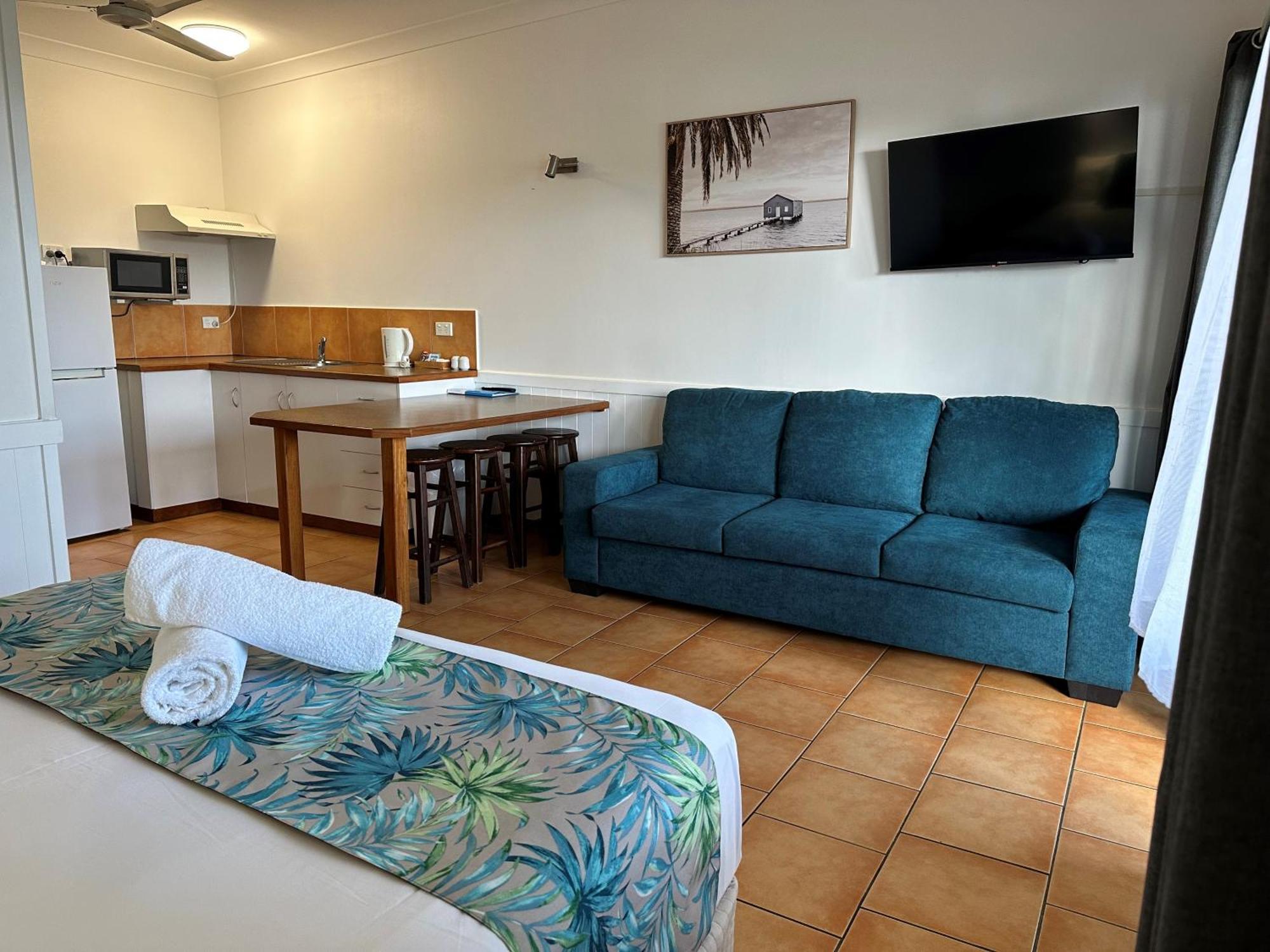 Cardwell Beachfront Motel Exterior photo