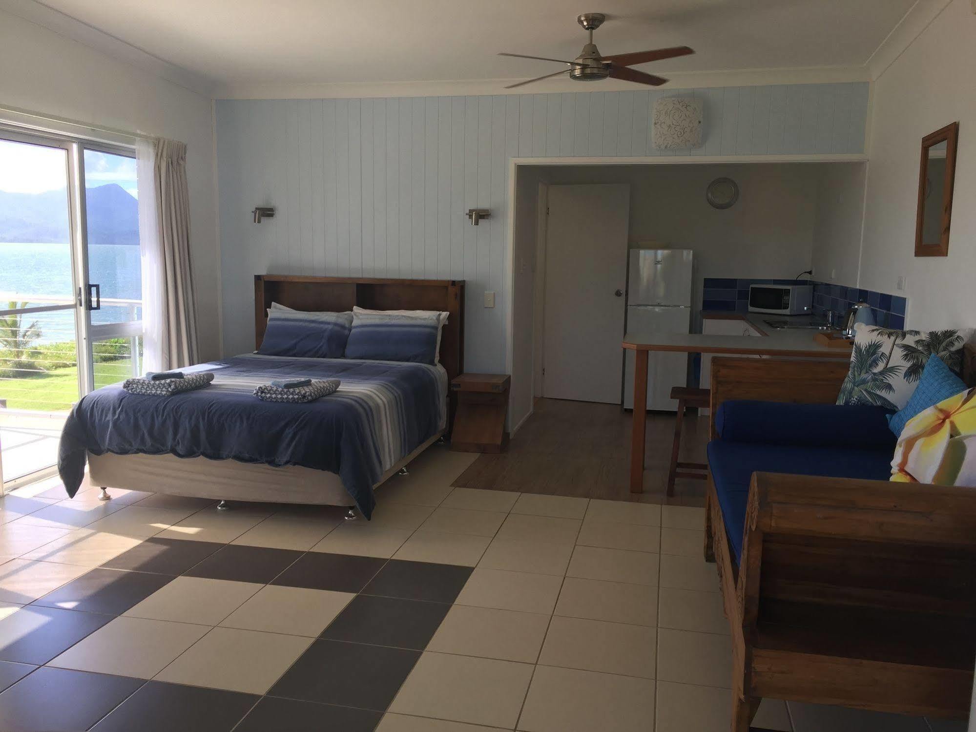 Cardwell Beachfront Motel Exterior photo