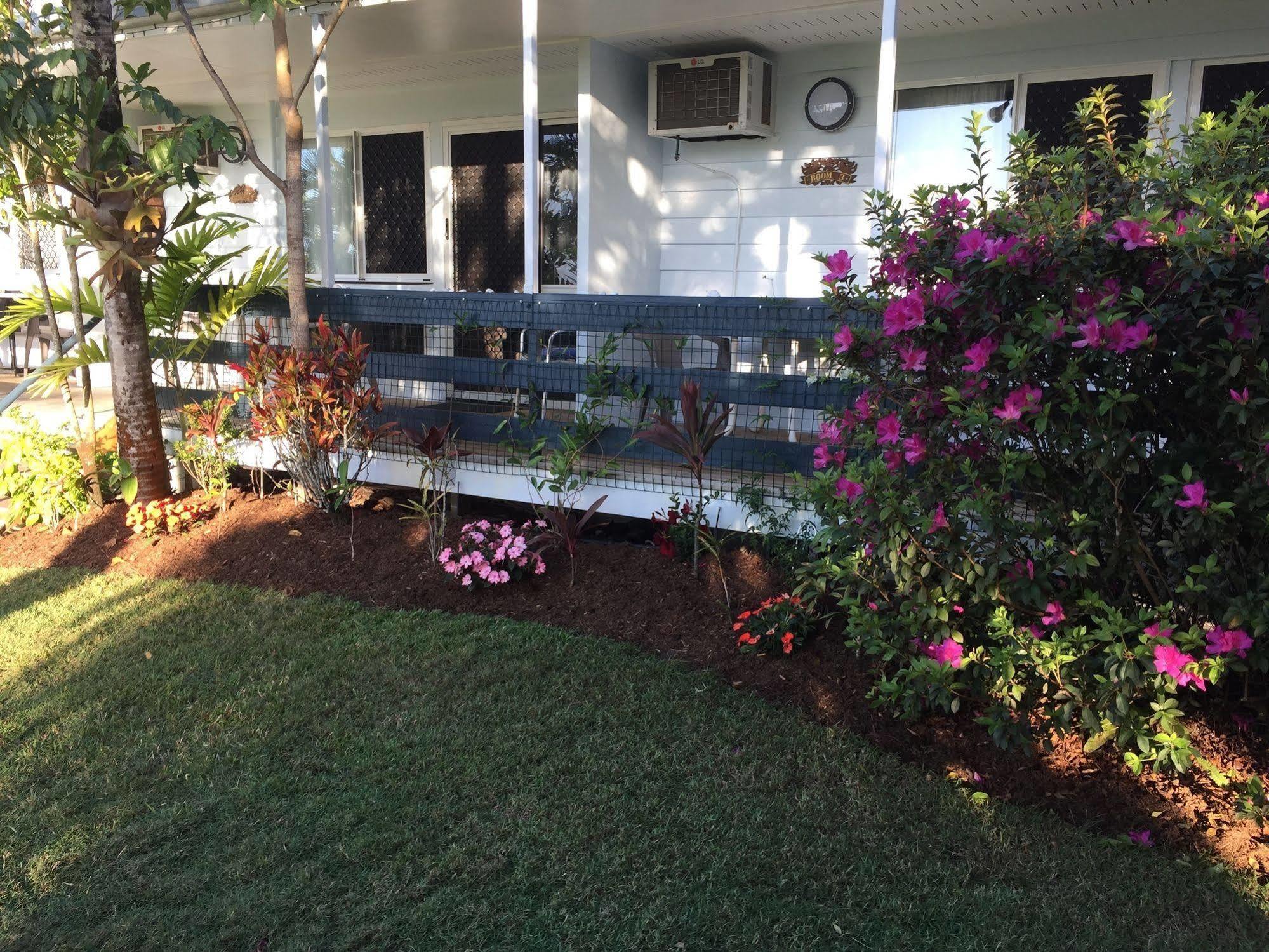 Cardwell Beachfront Motel Exterior photo